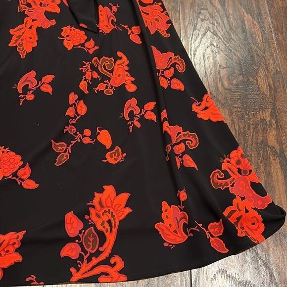 Tory Burch - Black & Red Floral Maxi Dress W/ Neckline Bow Sz M in EUC - Picture 3 of 11